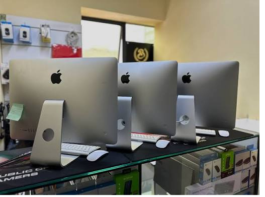 Imac late 2013 21.5 inch i5/16gb/ssd 512gb